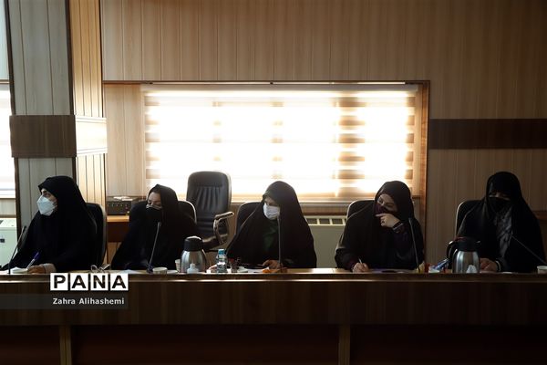 نشست ضمن خدمت تولید محتوای آموزشی دوره ابتدایی شهر تهران