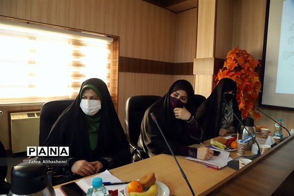 نشست ضمن خدمت تولید محتوای آموزشی دوره ابتدایی شهر تهران