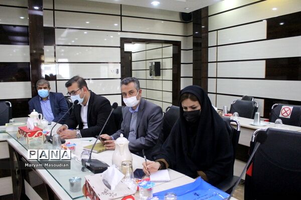 نشست کارشناسان مدارس و مراکز غیردولتی و شوراهای آموزش و پرورش استان بوشهر