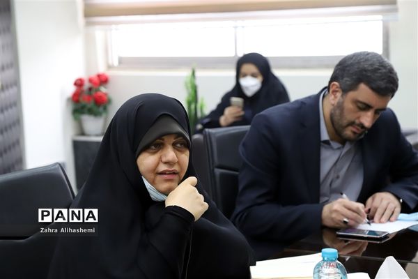 نشست اعضای دبیرخانه کشوری گروه آموزشی مشاوران
