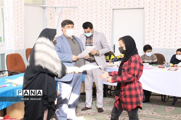 آیین تجلیل از برگزیدگان جشنواره کتاب من