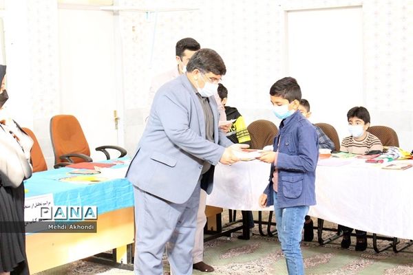 آیین تجلیل از برگزیدگان جشنواره کتاب من