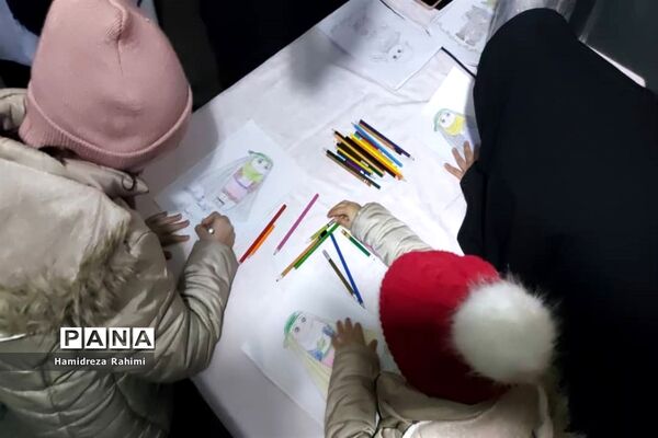 اجرای برنامه‌های فرهنگی و اجتماعی و برپایی غرفه‌های مربوطه در محله کیانشهر منطقه ۱۵