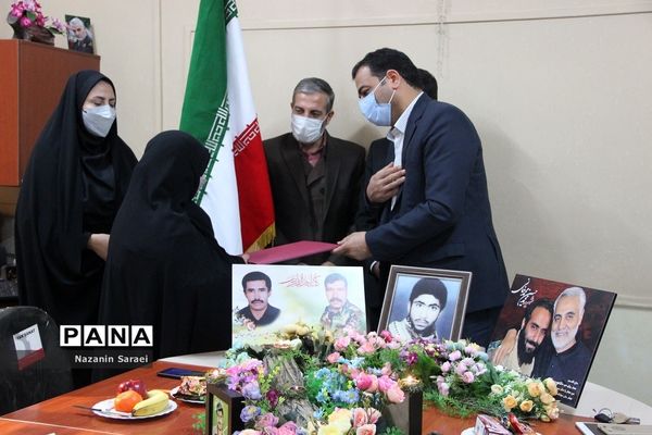 تجلیل از خانواده شهدای مدافع حرم در اسلامشهر
