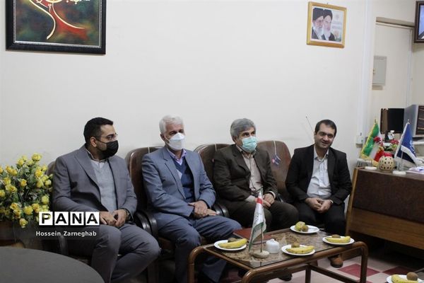 عقد تفاهم‌نامه همکاری مشترک پخش فیلم سینمایی مرد نقره‌ای