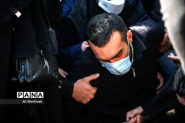 مراسم خاکسپاری حمید لبخنده
