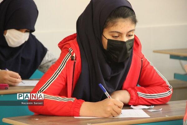 بازدید سرپرست مدیریت آموزش و پرورش اسلامشهر از روندبرگزاری امتحانات حضوری