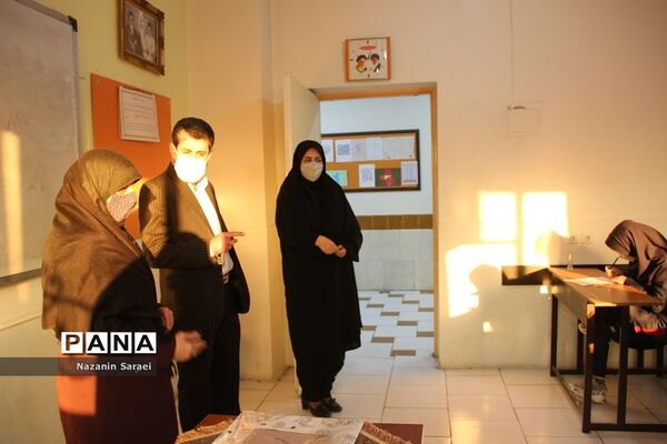 بازدید سرپرست مدیریت آموزش و پرورش اسلامشهر از روندبرگزاری امتحانات حضوری