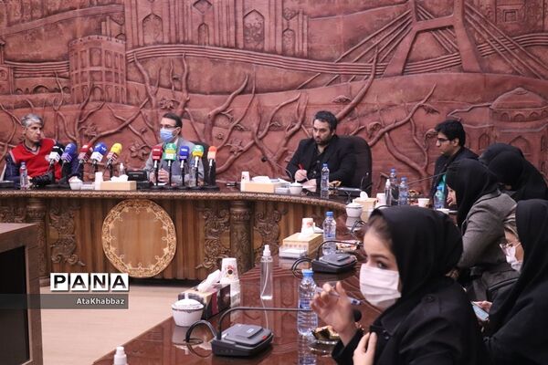 نشست خبری روح الله رشیدی با رسانه‌های تبریز