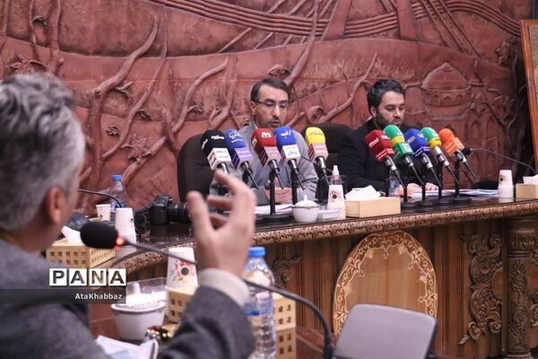 نشست خبری روح الله رشیدی با رسانه‌های تبریز