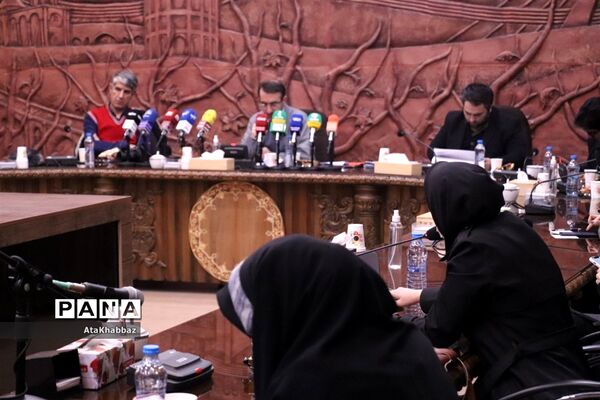 نشست خبری روح الله رشیدی با رسانه‌های تبریز