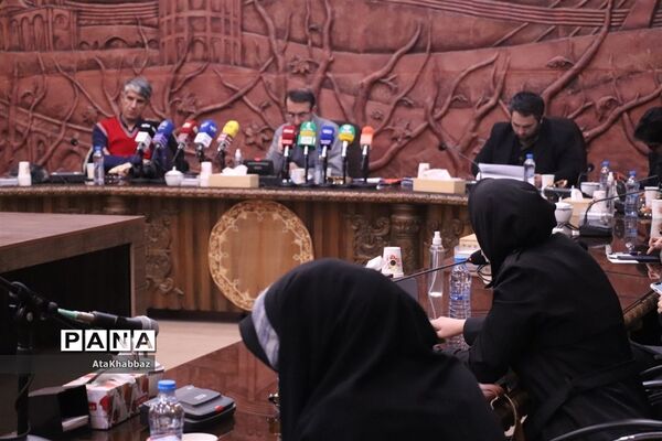 نشست خبری روح الله رشیدی با رسانه‌های تبریز
