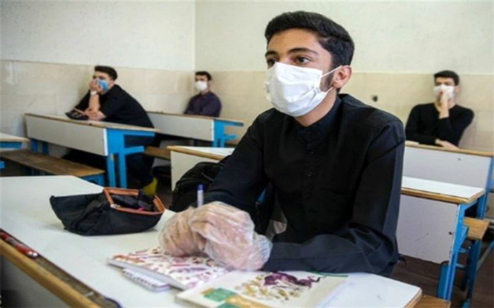 دانش‌آموزان در فضای مجازی وقت‌گذرانی می‌کنند و به‌درستی درس نمی‌خوانند