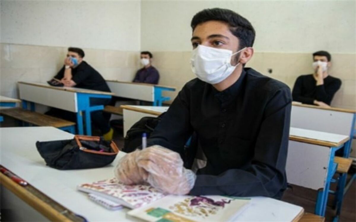 دانش‌آموزان در فضای مجازی وقت‌گذرانی می‌کنند و به‌درستی درس نمی‌خوانند