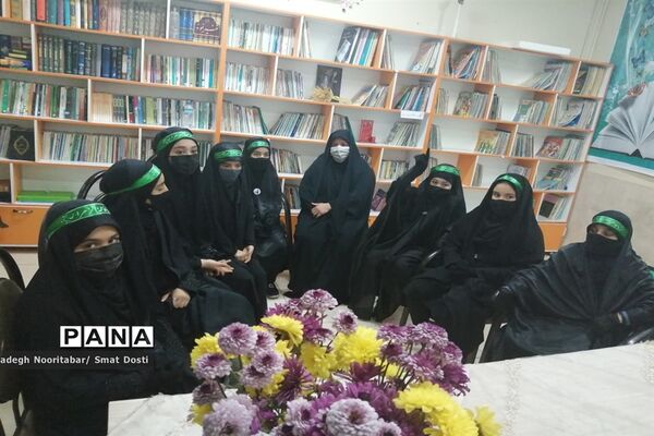 نمایشگاه « از مدرسه تا بقیع» در منطقه ۱۵