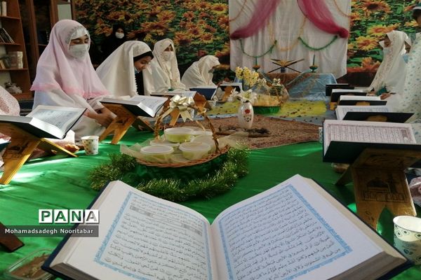 نمایشگاه « از مدرسه تا بقیع» در منطقه ۱۵