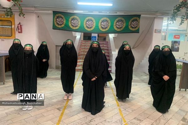 نمایشگاه « از مدرسه تا بقیع» در منطقه ۱۵