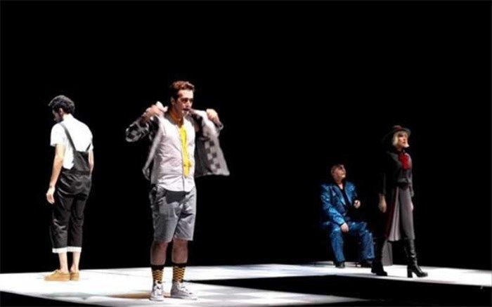 تلاش برای کنجکاو شدن مخاطب