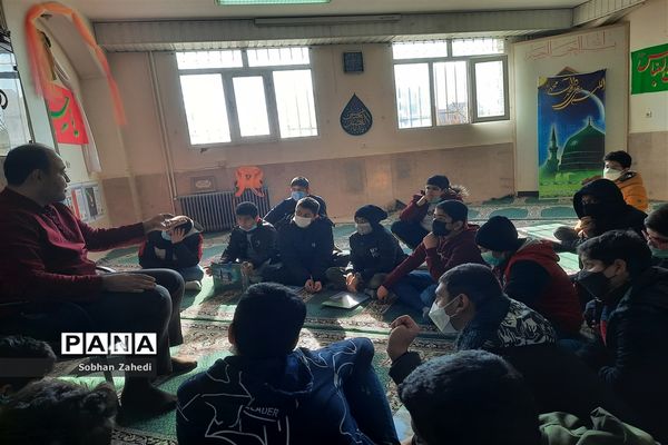 امتحانات حضوری  زیر سایه سنگین  کرونا در رودهن