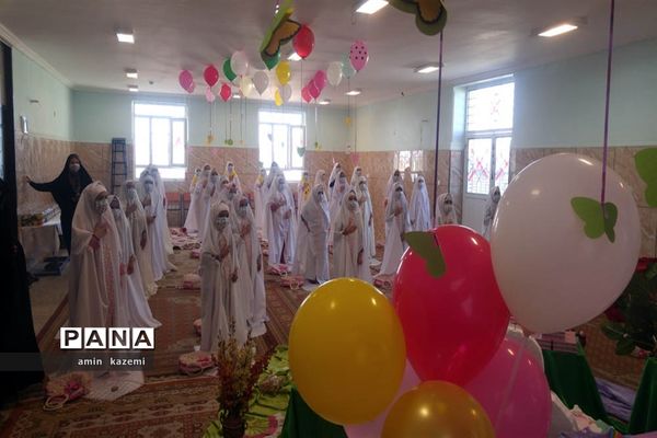جشن عبادت دانش‌آموزان دبستان داراب‌گرد استان فارس