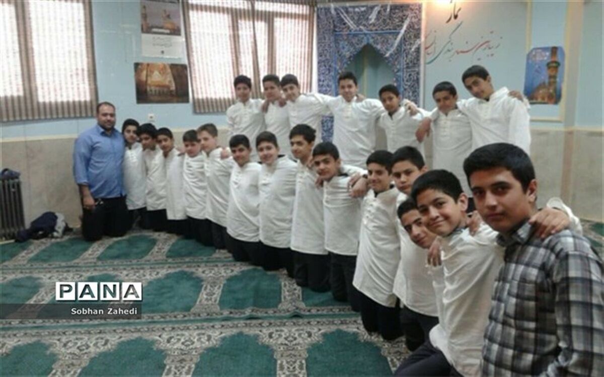 سرود، ابزاری زیبا برای آموزش‌های تربیتی در مدارس