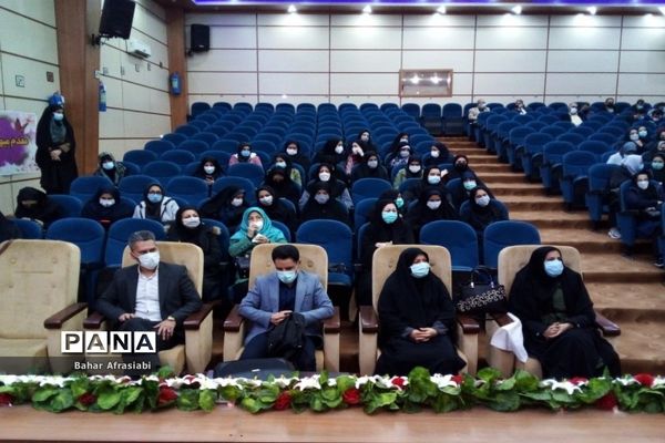 جلسه شورای آموزگاران آموزش مهارت‌های خود مراقبتی در رباط کریم