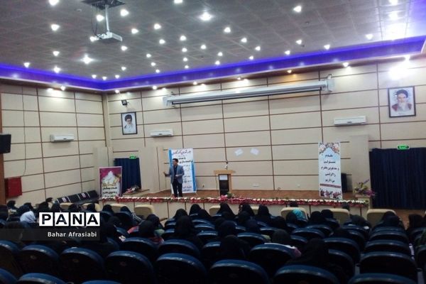 جلسه شورای آموزگاران آموزش مهارت‌های خود مراقبتی در رباط کریم