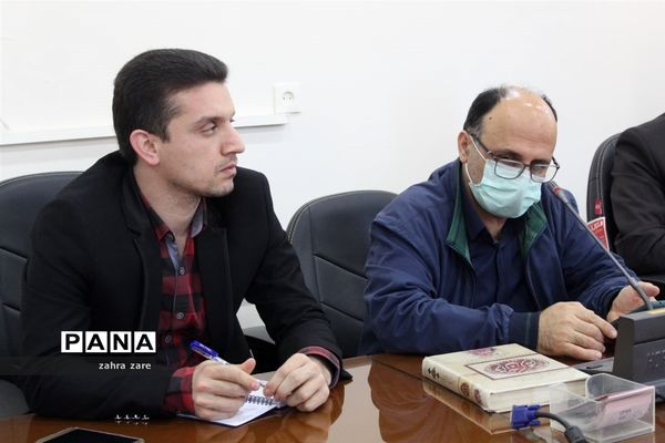 نشست شورای قرآنی آموزش و پرورش محمودآباد