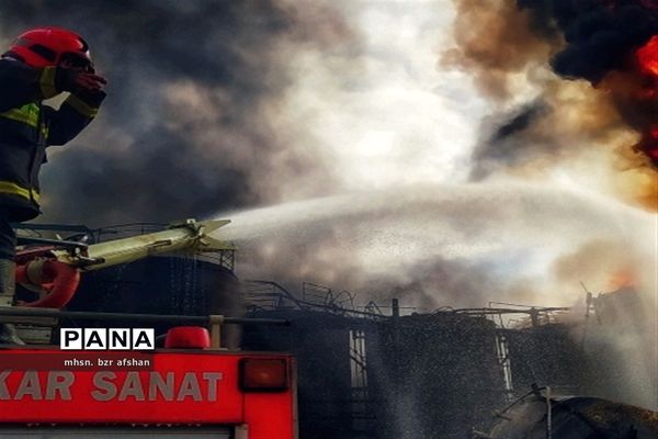 آتش سوزی درشهرک صنعتی اشتهارد