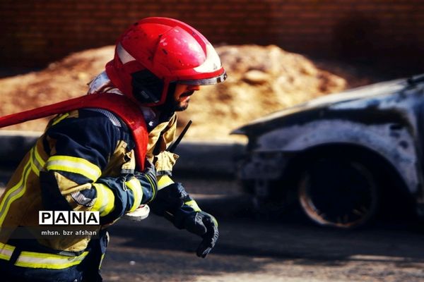 آتش سوزی درشهرک صنعتی اشتهارد