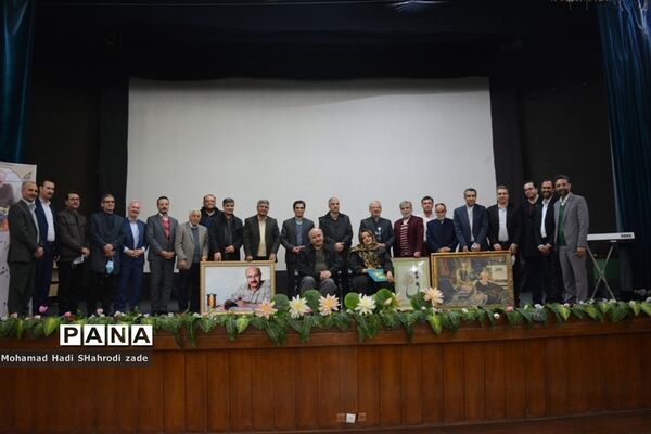 مراسم تجلیل از هنرمند پیشکسوت علیرضا قزی در ناحیه یک آموزش و پرورش خراسان رضوی