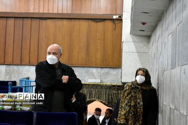 مراسم تجلیل از هنرمند پیشکسوت علیرضا قزی در ناحیه یک آموزش و پرورش خراسان رضوی