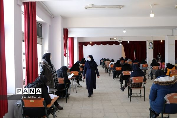 بازدید مدیرکل آموزش و پرورش آذربایجان غربی از فرآیند برگزاری امتحانات نهایی