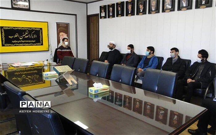 دانش‌آموزان انجمن اسلامی جمع خود‌جوش جامعه هستند