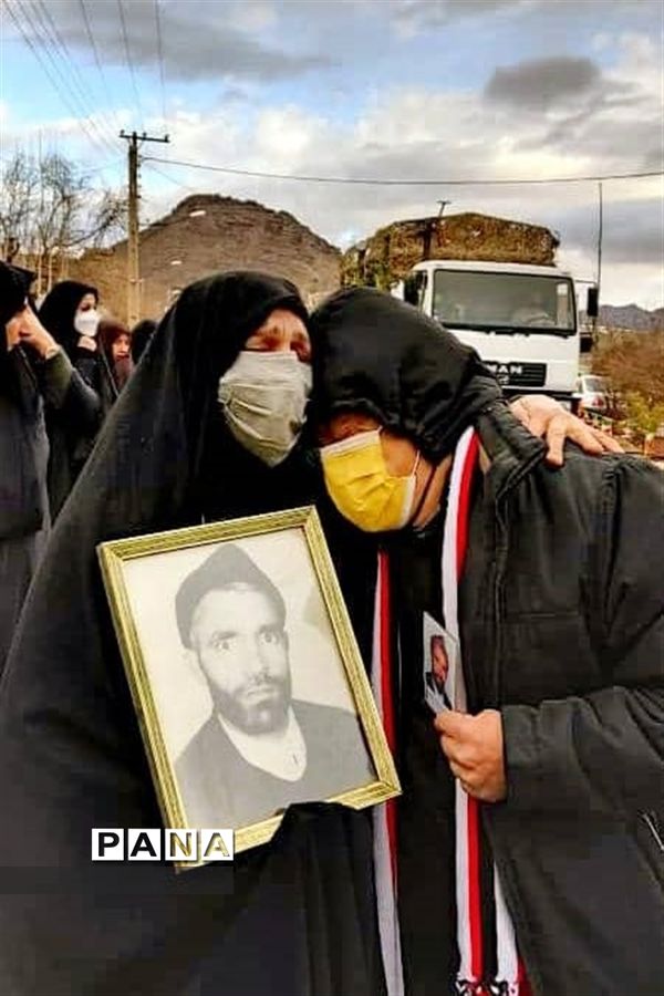 مراسم تشییع پیکر شهدا در شهر برزک