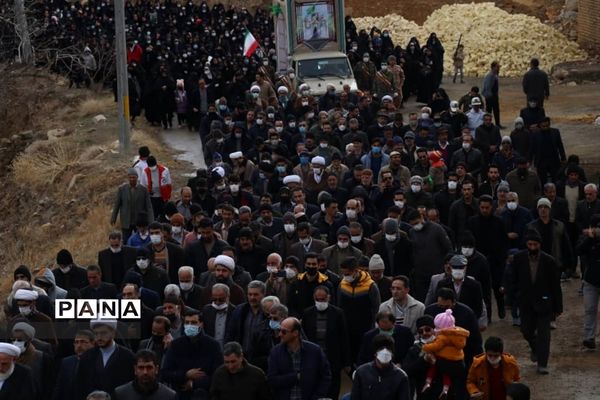 مراسم تشییع پیکر شهدا در شهر برزک