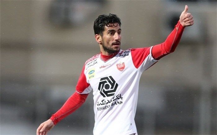 ما پرسپولیسی‌ها یاد گرفتیم روی پای خودمان بایستیم