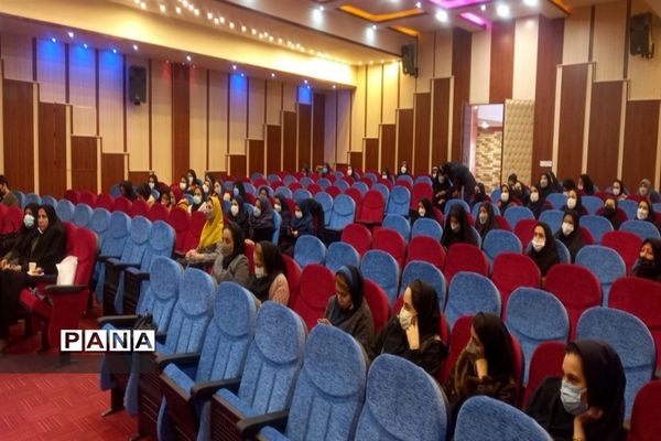 جلسه شورای آموزگاران آموزش مهارت‌های خود مراقبتی در پرند