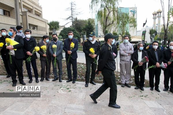 تشییع و تدفین پیکر دو شهید گمنام در محوطه وزارت کشور