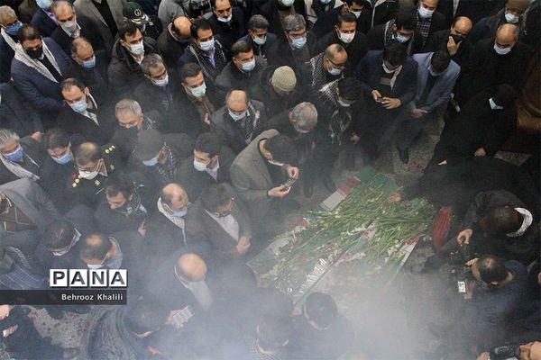 تشییع و تدفین پیکر دو شهید گمنام در محوطه وزارت کشور
