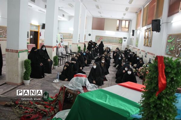 مراسم تکریم از مادران شهدا و وداع با پیکر شهید گمنام