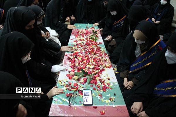 مراسم تکریم از مادران شهدا و وداع با پیکر شهید گمنام