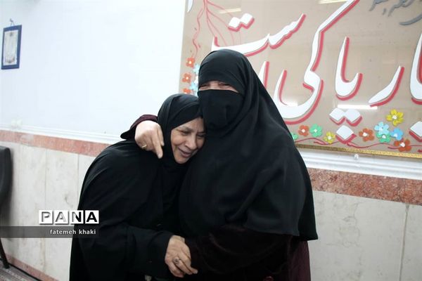 مراسم تکریم از مادران شهدا و وداع با پیکر شهید گمنام