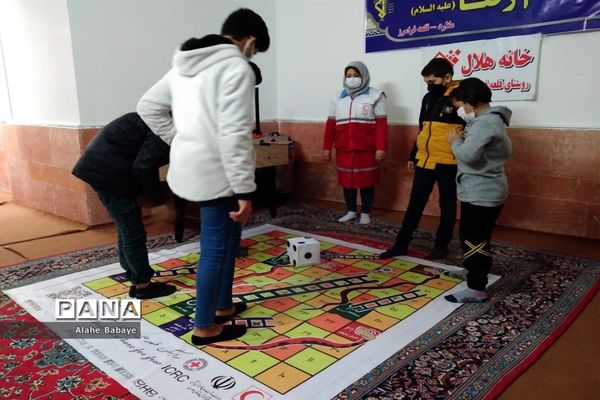 برگزاری دوره آموزشی کمک‌های اولیه در روستای قلعه فرامرز ملارد