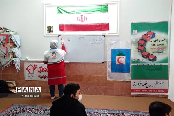 برگزاری دوره آموزشی کمک‌های اولیه در روستای قلعه فرامرز ملارد