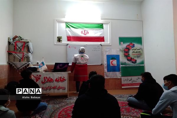 برگزاری دوره آموزشی کمک‌های اولیه در روستای قلعه فرامرز ملارد