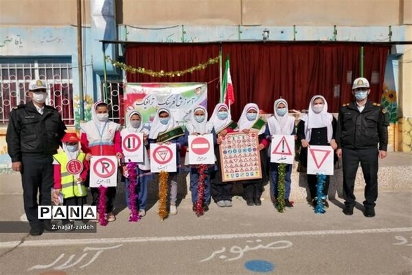 آموزش فرهنگ ترافیک در مدارس پاکدشت