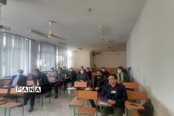 برگزاری دوره ضمن خدمت مربیان پیشتاز شهرستان نجف آباد