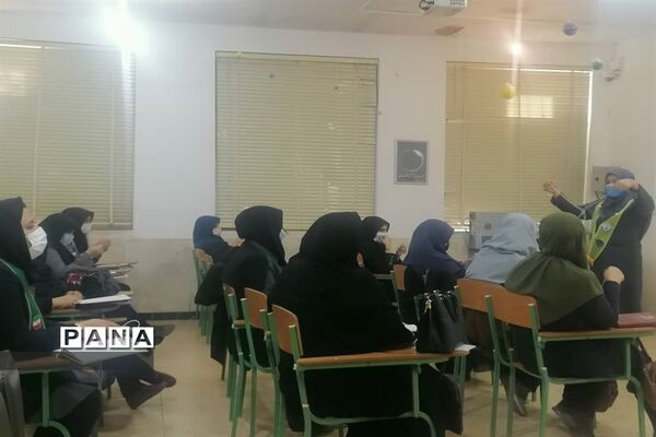برگزاری دوره ضمن خدمت مربیان پیشتاز شهرستان نجف آباد