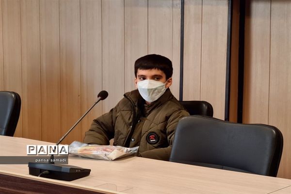 تقدیر از دانش‌آموزان  منتخب منطقه ۱۳ در تولید محتوای دهه بصیرت